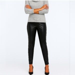 Vince Camuto Black Faux Leather Tapered Leg Pants. Size Large.
